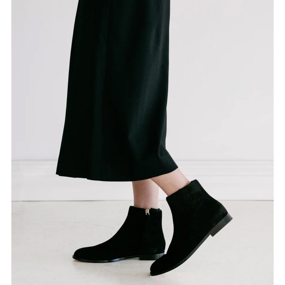 Mansur Gavriel made in Italy  shearling flat leather ankle boots size 5